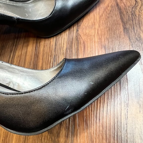 BCBGeneration Pointy Toe Pump Heels Size 8.5 - Picture 6 of 9